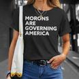 Morons Are Governing America Tシャツ 彼女への贈り物