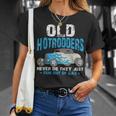 Old Hotrodders Never Die They Just Run Out Of Gas 米国車 ホットロッド Tシャツ 彼女への贈り物