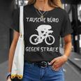 Triathlete Office Against Road Bike ランニング トライアスロンスポーツ Tシャツ 彼女への贈り物