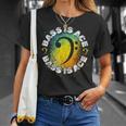 「ベースはエース」「Bass Is Ace」 ベーシストまたはベースギタリストのためのクールなヘ音記号 Tシャツ 彼女への贈り物