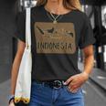 インドネシアの伝統的なバティックパターンの地図。 Tシャツ 彼女への贈り物