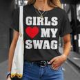 ガールズ・ラブ・マイ・スワッグ Tシャツ 彼女への贈り物
