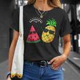スイカとパイナップルをダビング カワイイ サマーフルーツ Tシャツ 彼女への贈り物