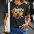 ノーフォークテリア 犬 ママ パパ 覗き見 子犬 Tシャツ 彼女への贈り物