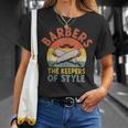 バーバーズスカルプティングの自信をすべての切り取ったヘアスタイルに。 Tシャツ 彼女への贈り物