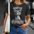 ビィ・ア・ワイマラナーおもしろいワイマラナー Tシャツ 彼女への贈り物
