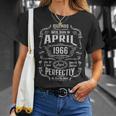 ヴィンテージ60歳の誕生日レジェンドは1966年4月に誕生しました。 長袖tシャツ Tシャツ 彼女への贈り物