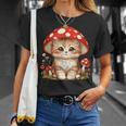 ヴィンテージ猫とキノコの帽子かわいいコテージコア美学 Tシャツ 彼女への贈り物
