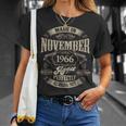 ヴィンテージ還暦伝説 1966年11月 60歳の贈り物 Tシャツ 彼女への贈り物