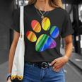 虹色の足跡プリント 犬 Tシャツ 彼女への贈り物