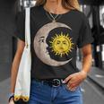 魔女 グランジ 美的 三日月 月 太陽 Tシャツ 彼女への贈り物