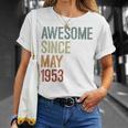 1953年5月以来素晴らしい誕生日。面白いレトロ。 Tシャツ 彼女への贈り物