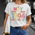 On Back レトロ 5月 Est 1994 誕生日 32歳 32歳 Tシャツ 彼女への贈り物