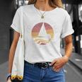 カーメルバイ・ザ・シー カリフォルニア ヴィンテージ ヨット 70年代 レトロ 太陽 Tシャツ 彼女への贈り物