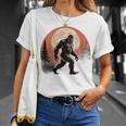 バックプリント ヴィンテージ レトロ ビッグフット 月 ビッグフット Tシャツ 彼女への贈り物