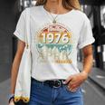 ヴィンテージカー 1976 年4月 50 歳の誕生日 1976 年のクラシックカー Tシャツ 彼女への贈り物