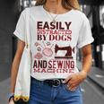 犬やミシンに気を取られやすい おもしろ裁縫 Tシャツ 彼女への贈り物