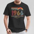 1966年1月生まれ 還暦祝い 60歳 誕生日 ヴィンテージ レトロ 1966 ギフト 男性 女性 Tシャツ 面白い贈り物