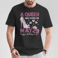 A Queen Was Born On 5月29日 ガーリー 誕生日 クイーン Tシャツ 面白い贈り物