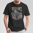 Wildoul Howling Wolf Among Flowers And Forest Tシャツ 面白い贈り物