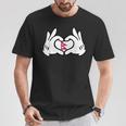 ハートを形作る漫画の手 ネパール国旗 Tシャツ 面白い贈り物