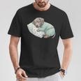 パジャマで寝ているかわいいワイマラナー犬就寝アート Tシャツ 面白い贈り物