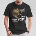 猫と暮らしています Cat Uzuraバージョン Tシャツ 面白い贈り物