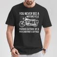 精神科医の外にバイクが停まっているのを見たことはありません Tシャツ 面白い贈り物