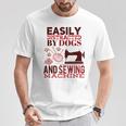 犬やミシンに気を取られやすい おもしろ裁縫 Tシャツ 面白い贈り物