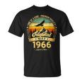 ヴィンテージカー 1966 年5月 60 歳の誕生日 1966 年のクラシックカー Tシャツ