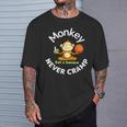 Monkey Never Cramp Eat A Banana Basketball Tシャツ 彼への贈り物