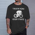 Triathlete Office Against Road Bike ランニング トライアスロンスポーツ Tシャツ 彼への贈り物