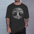 Yggdrasil Tree Of Life バイキング ノルウェー風 ルーン風 ホワイトシンボル Tシャツ 彼への贈り物