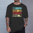 イノシシ ハンター 食べる スリープ ハント リピートハンティング Tシャツ 彼への贈り物