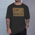 インドネシアの伝統的なバティックパターンの地図。 Tシャツ 彼への贈り物