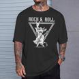 ギター付きロックンロール牛 Tシャツ 彼への贈り物