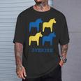 スウェーデンダラ馬スウェーデン国旗 Tシャツ 彼への贈り物