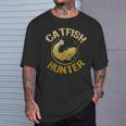 ナマズハンター、トーナメントフィッシングtシャツ Tシャツ 彼への贈り物