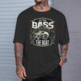 ボートでバスをゲットしましょう 面白いバス釣り ナマズの日 Tシャツ 彼への贈り物