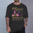 女王は4月19日、4月19日に誕生した誕生日パーティー。 Tシャツ 彼への贈り物