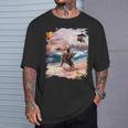 日本海岸でナマケモノに乗るパグ犬 Tシャツ 彼への贈り物