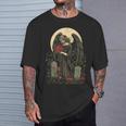 月の前でバラを持つゴシック調の天使 Goth Tシャツ 彼への贈り物