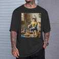 牛乳を注ぐ猫 フェルメール風 名画パロディ 油絵アート 可愛い子猫 おもしろ 猫好き Tシャツ 彼への贈り物