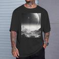 白黒写真 火星月&宇宙写真 Tシャツ 彼への贈り物