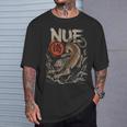蛇の尾と日本の雲を持つヌエタイガーモンスター Tシャツ 彼への贈り物
