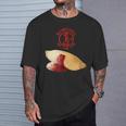 黒こげシェフ オムライス（1） Tシャツ 彼への贈り物