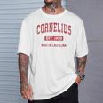 Cornelius North Carolina Nc ビンテージスポーツデザイン レッドデザイン Tシャツ 彼への贈り物