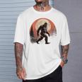 バックプリント ヴィンテージ レトロ ビッグフット 月 ビッグフット Tシャツ 彼への贈り物