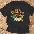 Cheerful Good Day To Read A Book Cozy Warm Bookworm T-Shirt Gifts for Old Men