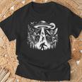 Cryptid Monsters ビッグフット Mothman Dogman Moon Cryptozoology Tシャツ 高齢者への贈り物